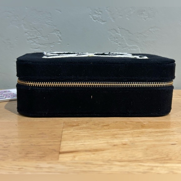 GLOSS & GLO Black Velvet Jewelry Organizer. Gold Sequin Bow. Brand New With Tags - Picture 5 of 7